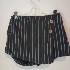Vestique Striped Button Skort